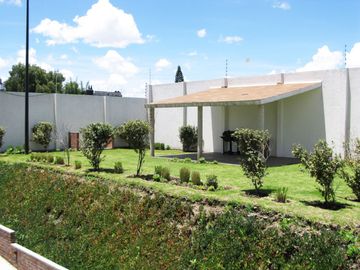 Departamento Amueblado con 3 habitaciones, cerca de La Paz