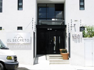 Departamento Amueblado con 3 habitaciones, cerca de La Paz