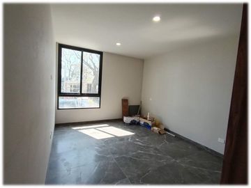 Casa de 4 recámaras en residencial con jacuzzi, excelentes acabados