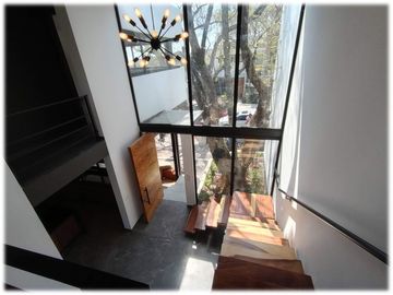 Casa de 4 recámaras en residencial con jacuzzi, excelentes acabados
