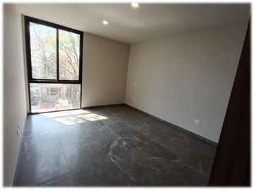 Casa de 4 recámaras en residencial con jacuzzi, excelentes acabados
