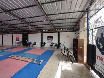 edificio comercial de venta en Portoviejo