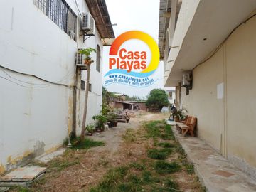 Vendo Casa Rentera y Comercial en El Centro de Playas Villamil, Av Paquisha