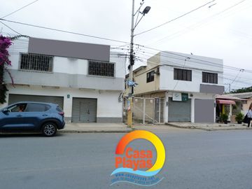Vendo Casa Rentera y Comercial en El Centro de Playas Villamil, Av Paquisha