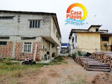 Vendo Casa Rentera y Comercial en El Centro de Playas Villamil, Av Paquisha