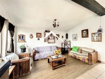 Bonita casa de un nivel en Las Águilas