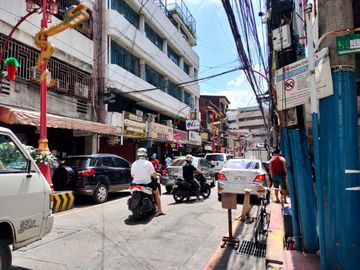 Prime Location 5 storey Office Residential Building with Roof Deck in Binondo Manila near Ongpin Street