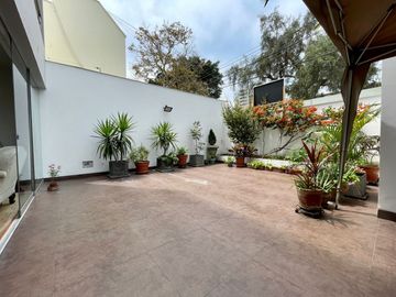 OPORTUNIDAD LINDO DEPARTAMENTO PRIMER PISO - TIPO CASITA - TERRAZA - ASENSOR DIRECTO - 3 COCHERAS - EXCLUSIVA ZONA SAN ISIDRO