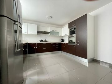 OPORTUNIDAD LINDO DEPARTAMENTO PRIMER PISO - TIPO CASITA - TERRAZA - ASENSOR DIRECTO - 3 COCHERAS - EXCLUSIVA ZONA SAN ISIDRO