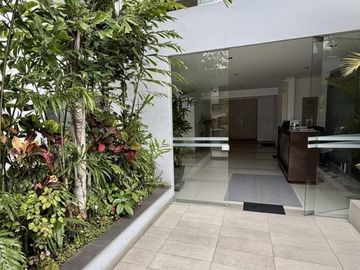OPORTUNIDAD LINDO DEPARTAMENTO PRIMER PISO - TIPO CASITA - TERRAZA - ASENSOR DIRECTO - 3 COCHERAS - EXCLUSIVA ZONA SAN ISIDRO