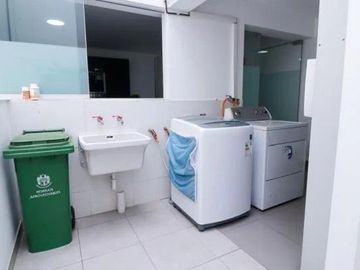 OPORTUNIDAD LINDO DEPARTAMENTO PRIMER PISO - TIPO CASITA - TERRAZA - ASENSOR DIRECTO - 3 COCHERAS - EXCLUSIVA ZONA SAN ISIDRO