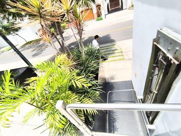 OPORTUNIDAD LINDO DEPARTAMENTO PRIMER PISO - TIPO CASITA - TERRAZA - ASENSOR DIRECTO - 3 COCHERAS - EXCLUSIVA ZONA SAN ISIDRO