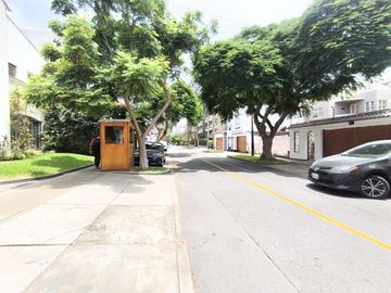 OPORTUNIDAD LINDO DEPARTAMENTO PRIMER PISO - TIPO CASITA - TERRAZA - ASENSOR DIRECTO - 3 COCHERAS - EXCLUSIVA ZONA SAN ISIDRO