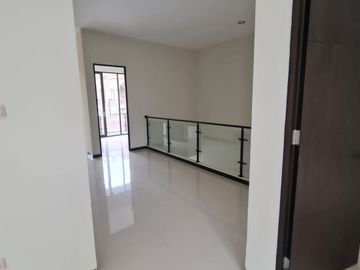 TURUN HARGA!! Rumah Besar Modern Galaxy Bumi Permai ARAYA Sukolilo SHM