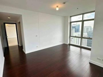 Overlooking Park! 3BR Corner unit for sale with 2 parking in West Gallery Place