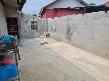 House and Spacious Land only 1.3 Kilometer to the beach for sale
