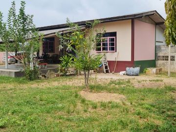 House and Spacious Land only 1.3 Kilometer to the beach for sale