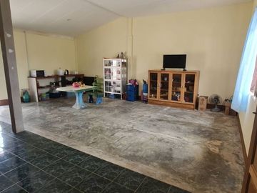 House and Spacious Land only 1.3 Kilometer to the beach for sale