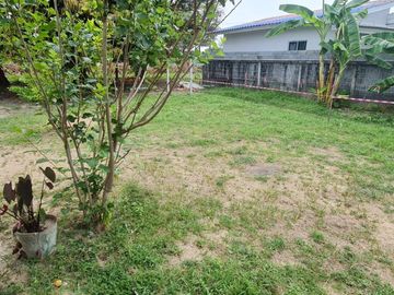 House and Spacious Land only 1.3 Kilometer to the beach for sale