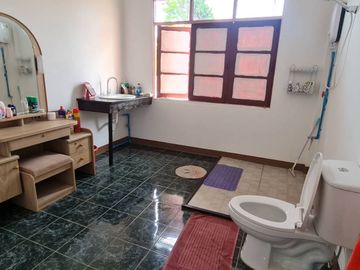 House and Spacious Land only 1.3 Kilometer to the beach for sale