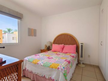 Casa en venta en Yautepec Morelos, en conjunto con alberca.