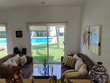 Casa en venta en Yautepec Morelos, en conjunto con alberca.