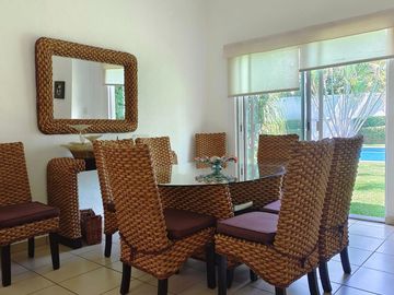 Casa en venta en Yautepec Morelos, en conjunto con alberca.