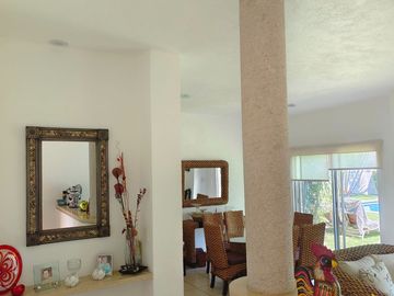 Casa en venta en Yautepec Morelos, en conjunto con alberca.