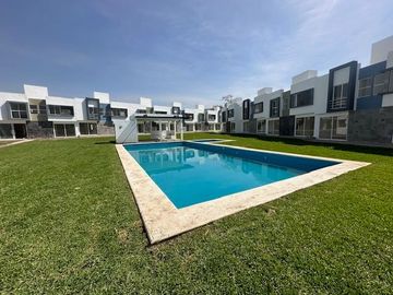 VENTA DE CASA CON ALBERCA EN EMILIANO ZAPATA