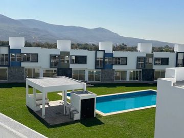 VENTA DE CASA CON ALBERCA EN EMILIANO ZAPATA