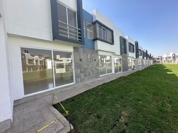 VENTA DE CASA CON ALBERCA EN EMILIANO ZAPATA