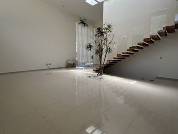CASA EN VENTA EN JURICA EN CLUB REGENCY QUERETARO