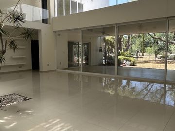 CASA EN VENTA EN JURICA EN CLUB REGENCY QUERETARO