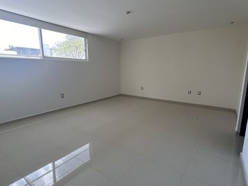 CASA EN VENTA EN JURICA EN CLUB REGENCY QUERETARO