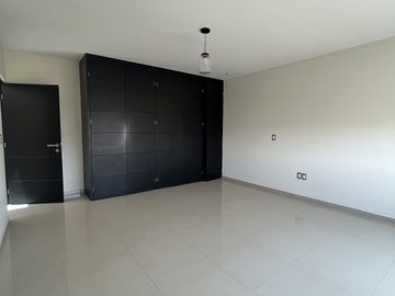 CASA EN VENTA EN JURICA EN CLUB REGENCY QUERETARO