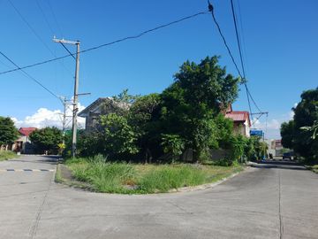 CORNER LOT FOR SALE IN STA. ROSA, LAGUNA NEAR ENCHANTED KINGDOM & NUVALI