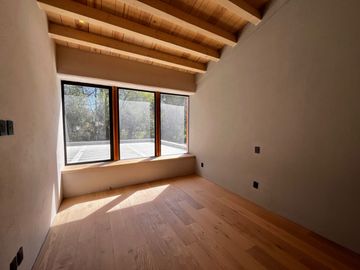 CASA EN VENTA EN VALLE DE BRAVO A 7 MINUTOS DEL CENTRO DE AVANDARO