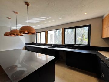 CASA EN VENTA EN VALLE DE BRAVO A 7 MINUTOS DEL CENTRO DE AVANDARO