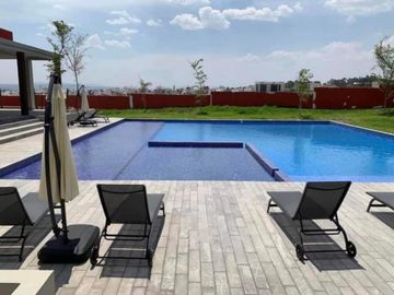 Departamento con jardín, y jacuzzi privado, venta, la Lejona, San Miguel de Allende