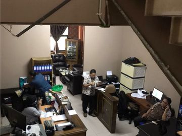 Ruko 3 ½ Lantai Lokasi Strategis di Segitiga Emas Tebet Jakarta Selatan