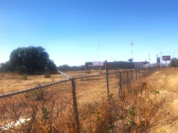 TERRENO VENTA ZONA PUNTA DEL ESTE SOBRE BULEVARD Y SOBRE EL EJE METROPOLITANO  ATENCION INVERSIONISTASAREA TOTAL  34 ,686 M2  FTE 207 M2 FONDO 16M2