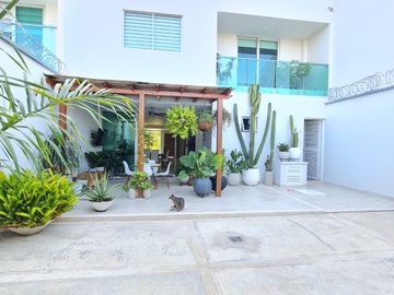 SE VENDE CASA DE DOS PISOS BARRIO VENECIA, SINCELEJO