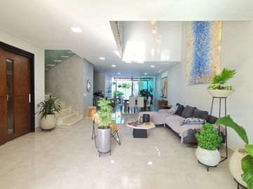 SE VENDE CASA DE DOS PISOS BARRIO VENECIA, SINCELEJO