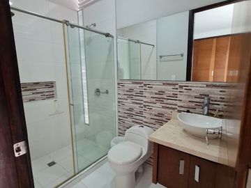 SE VENDE CASA DE DOS PISOS BARRIO VENECIA, SINCELEJO