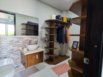 SE VENDE CASA DE DOS PISOS BARRIO VENECIA, SINCELEJO