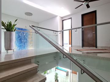 SE VENDE CASA DE DOS PISOS BARRIO VENECIA, SINCELEJO