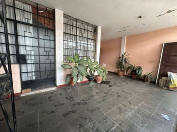 OPORTUNIDA DE NEGOCIO AMPLIA CASA EN VENTA – AV.  GRAU DE PIURA