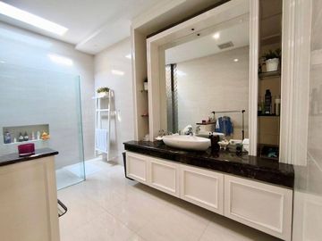 Termurah Rumah Vila Villa Bukit Regency VBR Pakuwon Indah Paling Murah Surabaya