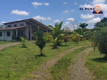 Hacienda de Venta en Puerto Quito con 2 casas - Vía a la Sexta