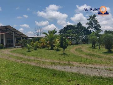 Hacienda de Venta en Puerto Quito con 2 casas - Vía a la Sexta